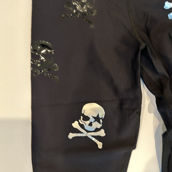 Ultracor black legging with silver and black skulls - Picture 3 of 4